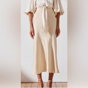 NWOT Shona Joy buttercream linen midi skirt with side buttons